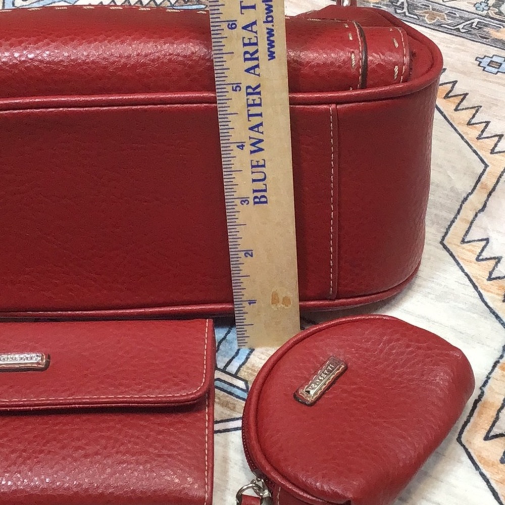 ๐น ROSETTI Red Pebble Faux Leather Secret Compartment with Wallet and Coin Purse - Picture 8 of 16